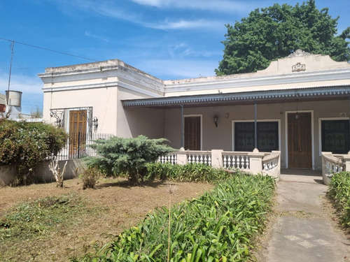 Casona Más Dos Departamentos En Venta En El Centro De Marcos Paz Ideal Inversor
