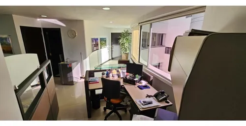 Excelente Oficina, Ubicado En El Sector Poblado