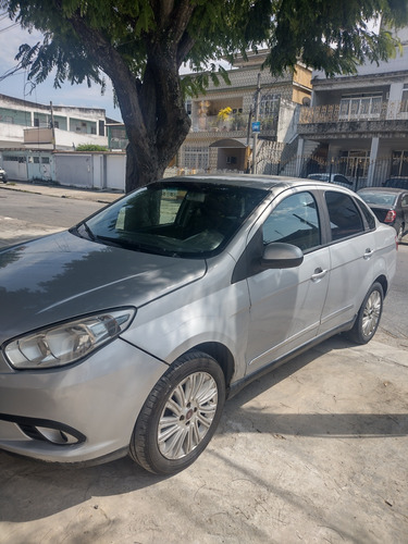 Fiat Grand Siena 1.6 16v Essence Flex 4p