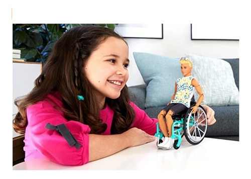 Imagem 5 de 6 de Ken Fashionista Cadeirante 167 Barbie Feita Para Mexer Ms