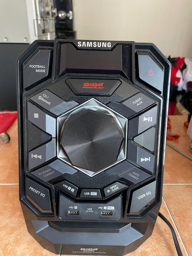 Cerebro Sin Bocinas Minicomponente Samsung Mx-j630 Usado Negro 230 W (Usado)