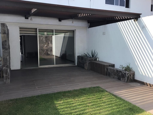 Imagen 2 de 13 de Casa En Renta En Metepec, Fracc. Olivar Del Prado A 2 Min. De Av. Lerma Rápida Salida A Ciudad De México. Cerca De Colegios, Servicios, Parques A 2 Cuadras Del Nuevo Continente