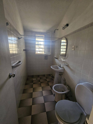 Sofisticada Casa En Venta En El Pinar Con Gran Parque Y Piscina.!!!!!