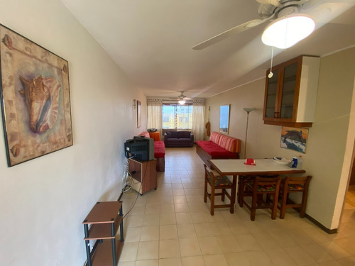 Imagen 11 de 16 de Apartamento En Alquiler Playa Grande . Mls #23-11527. Yolanda Goncalves