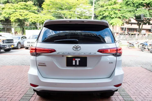 Toyota Fortuner Sr 2.4 At 4x2 2023