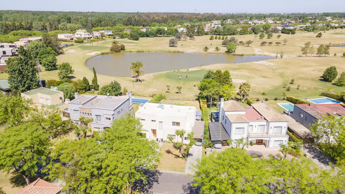 Casa Al Golf Con Pileta  - San Isidro Labrador