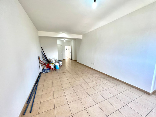 Venta Departamento 4 Dormitorios Otros Barrios Con Cochera