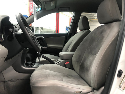 Imagen 7 de 14 de Toyota Rav-4 2012 Base