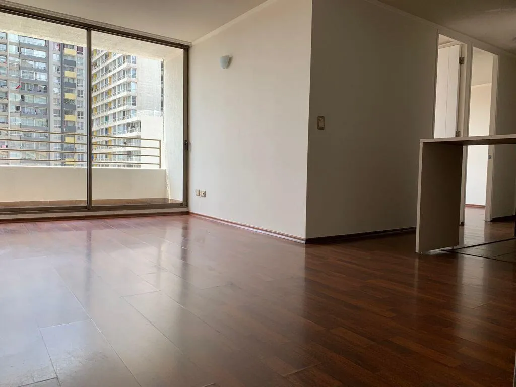 Imagen 1 de 14 de Arriendo Departamento De 2 Dormitorios Calle Serrano 266