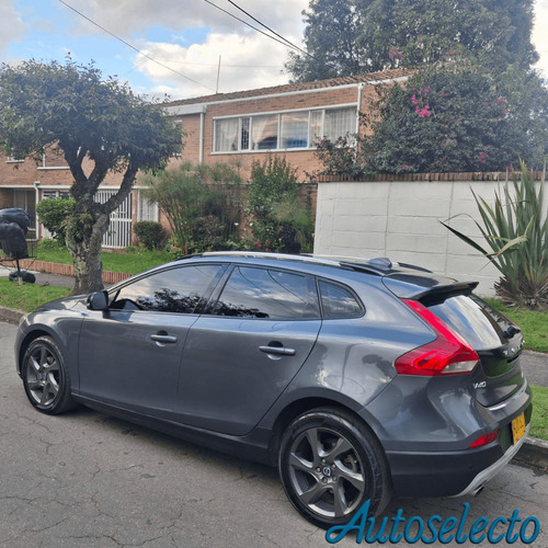 Volvo V40 1.6 T4 Cross Country Kinetic Fwd