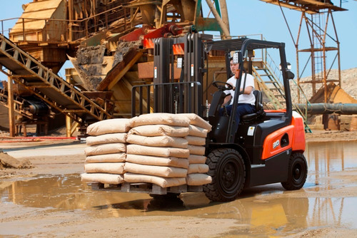 Imagen 3 de 12 de Montacargas 8,000 Libras Diesel, Nuevo Doosan (korea)