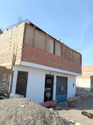 Casa De Dos Pisos Semi Construido El 2 Piso 80 M Cuadrados