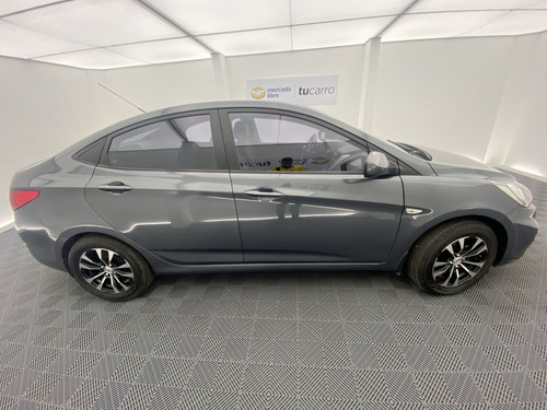 Imagen 10 de 25 de Hyundai Accent I25 Gl 1.4