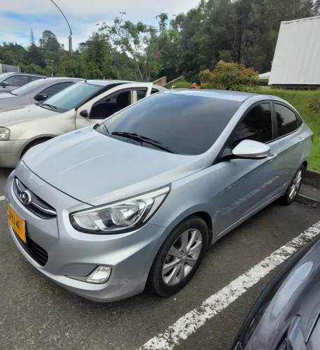 Hyundai Accent 1.6 Premium Automática