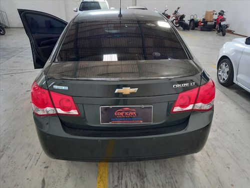Imagem 9 de 10 de Cruze 1.8 Lt 16v Flex 4p Automático