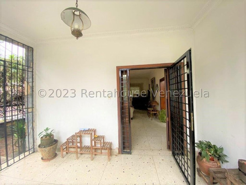 Casa En Venta En La Florida Caracas 2 Niveles Terraza Vista Al Avila