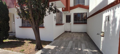 Casa En Venta En San Francisco Coaxusco, Metepec