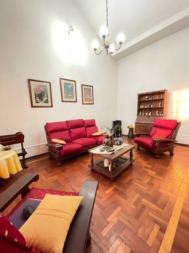 Oportunidad!!! Casa 4 Dorm, Cochera P/3 Vehiculos, C/pileta B° Ayacucho