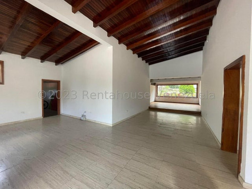 Exclusiva Casa Remodelada Con Piscina, Sauna, Area De Jardin, Estacionamiento 12 Vehiculos Casilla Vigilancia A Estrenar Concepto Moderno Exclusiva Zona Privada Palmarito Estef 24-15119