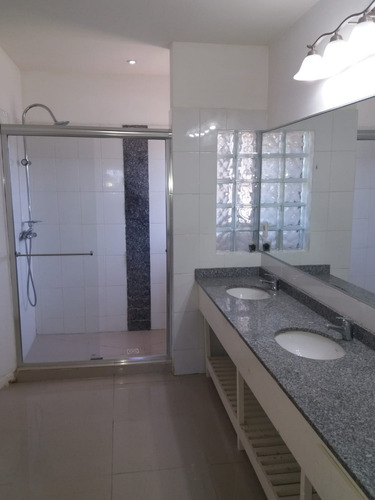 Imagen 17 de 28 de Espectacular Casa En Viñedos De La Tahona 3 Dorm Y Servicio