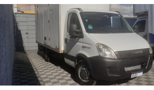 Imagem 1 de 8 de Iveco Daily Baú 35s14 Caminhonete