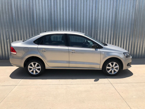 Imagen 5 de 15 de Volkswagen Vento 2014 1.6 Highline Mt