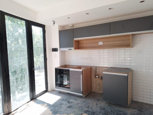 Departamento A La Venta De 3 Ambientes Con Terraza Privada En Edificio Plaza Azopardo - Adrogue