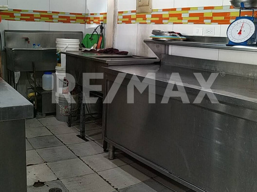 Imagen 2 de 7 de Se Traspasa Local En Mañongo Oportunidad!!! Anggi Zerpa 04144122129