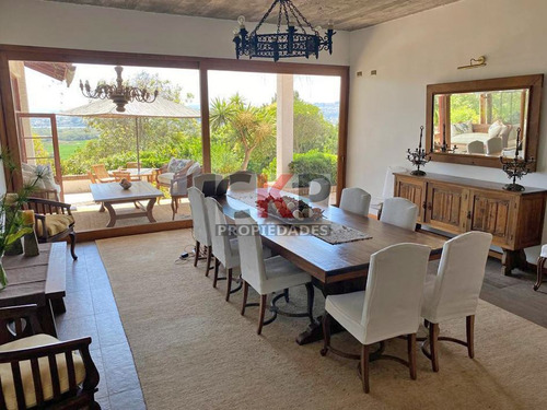 Gran Casa Con Parque Privado En Santo Domingo