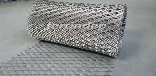 Imagen 4 de 9 de Malla Metálica Romboidal Cerco 20x50mm Rollo 50cm X 4,5mts