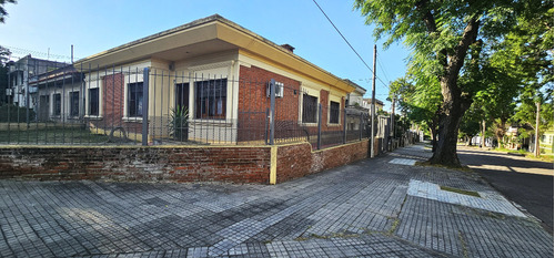 Casa En Venta O Permuta 3 Dormitorios Gran Esquina Brazo Oriental Cerca De Av. Luis Alberto De Herrera Y Av. San Martín