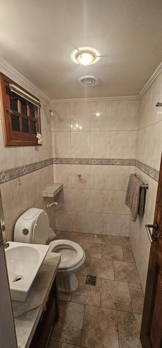 Casa Estilo Chalet 5 Ambientes Con Quincho, Pileta Y Cochera En Palomar