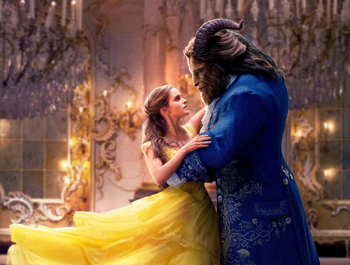 Muñeca Belle Vestido Encantado - La Bella Y La Bestia Disney