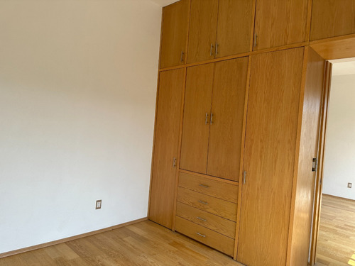 Venta De Departamento En Excelente Zona Con Balcón