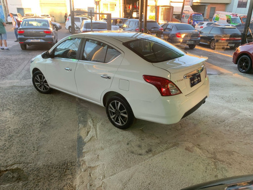 Nissan Versa SL 1.6 16V FlexStart 4p Aut.