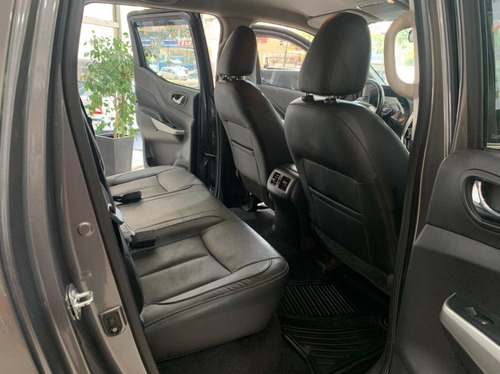 Nissan Np300 2.3 Frontier Le Cd 4x2 Mt