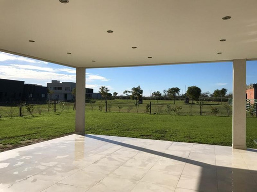 Imagen 4 de 23 de Lareu Propiedades - Casas En Barrio Vistas - Puertos