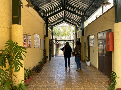 Excelente Ubicación En Condominio Y Con Estacionamiento