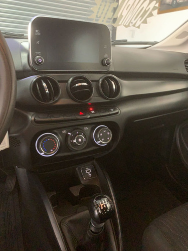 Fiat Cronos 1.0 Drive Flex 4p