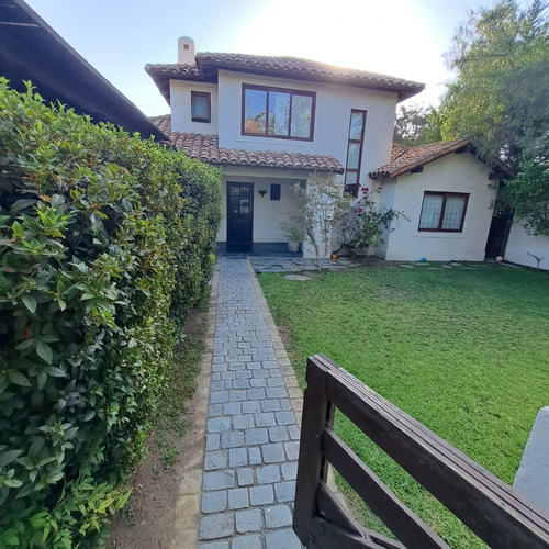 Se Aceptan Ofertas! Casa Los Portones, Piedra Roja Chicureo