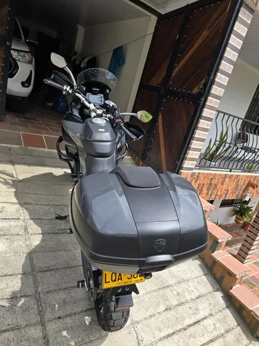 Se Vende Ducati Multistrada V2s Modelo 2023 En Muy Buen Esta
