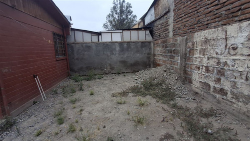 Casa En Venta De 1 Dorm. En El Bosque
