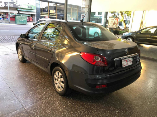 Peugeot 207 1.4 Sedan Xs 2010 Permuto / Financio !!