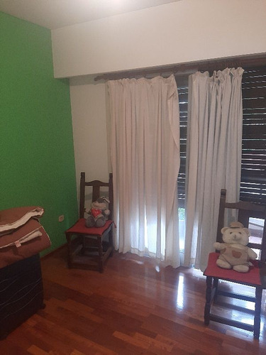 Inmueble Con 2 Departamentos A La Venta
