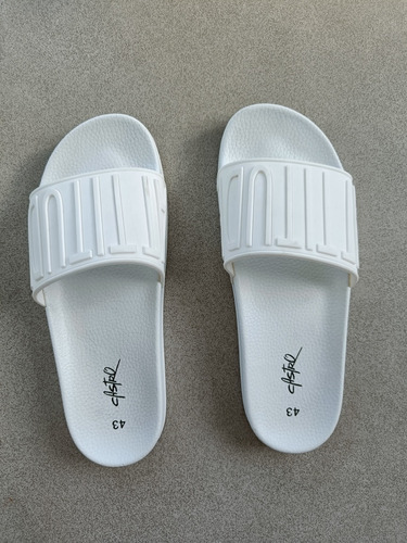 Chinelas Blancas. Nuevas. Importadas. Talle 43