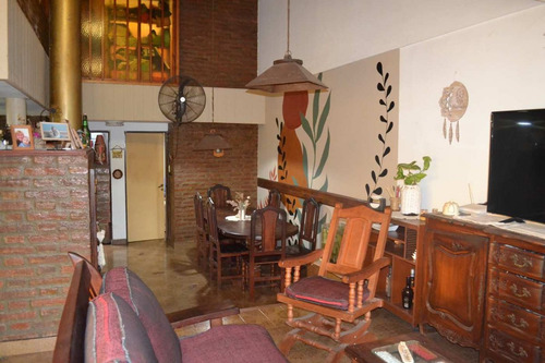 Propiedad En Venta 4 Dorm Y Cochera Gaboto Al 2500
