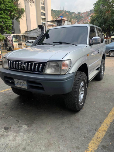 Imagen 1 de 6 de Toyota Meru Meru