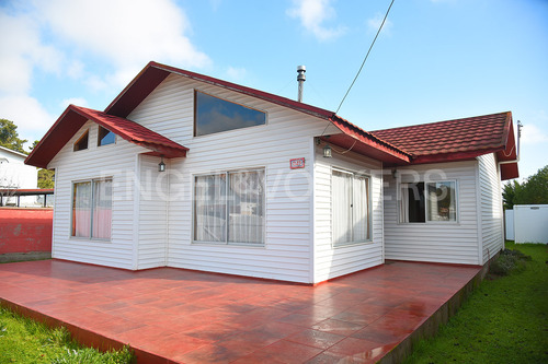 Acogedora Casa En Algarrobo.