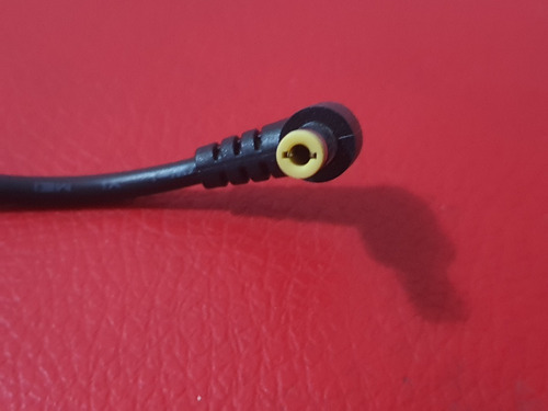 Imagen 2 de 3 de Cargador Fuente Original Toshiba 19v 4.74a Pin Fino Amarillo