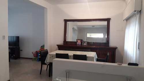 Imagen 2 de 19 de Casa En Venta 5 Ambientes Martinez